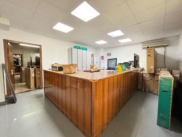 Commercial for sale in Ensanche - Diputacion, Alicante / Alacant city - € 215,000 (Ref: 8820580)