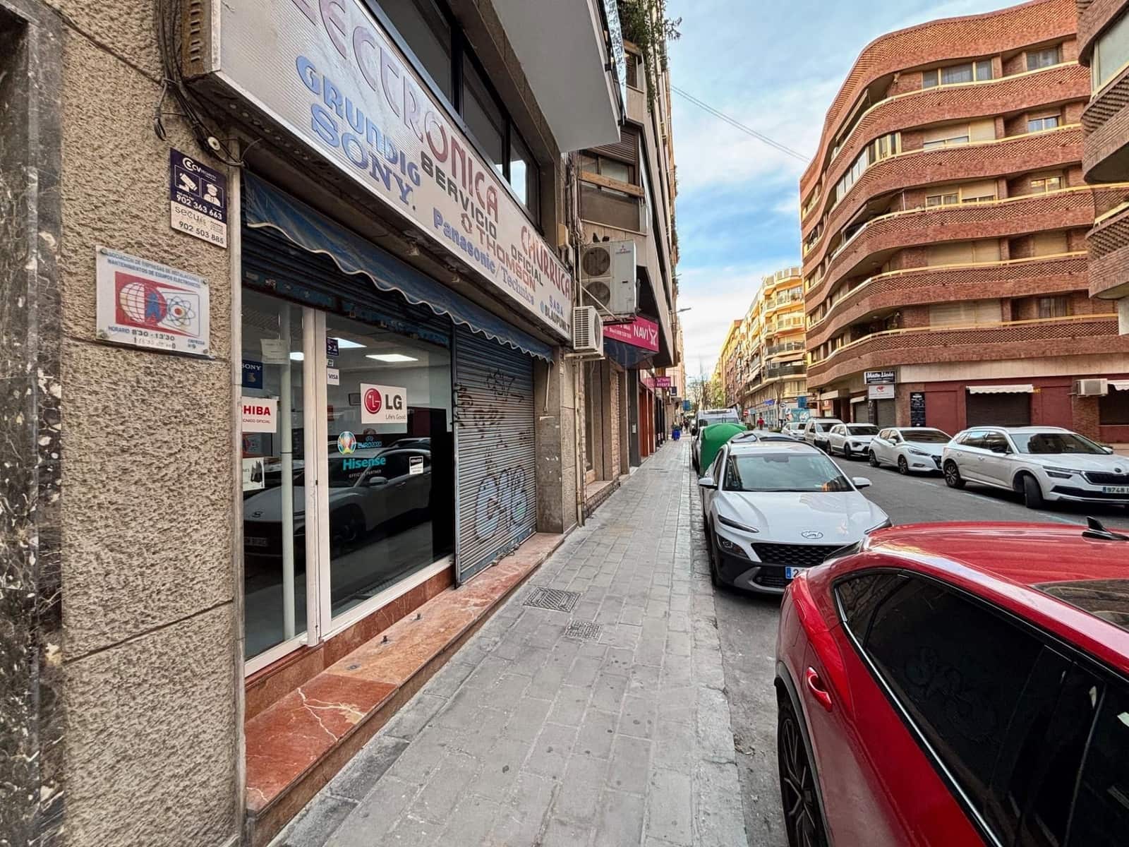 Komercyjne na sprzedaż w Miasto Alicante / Alacant - 215 000 € (Ref: 8820580)