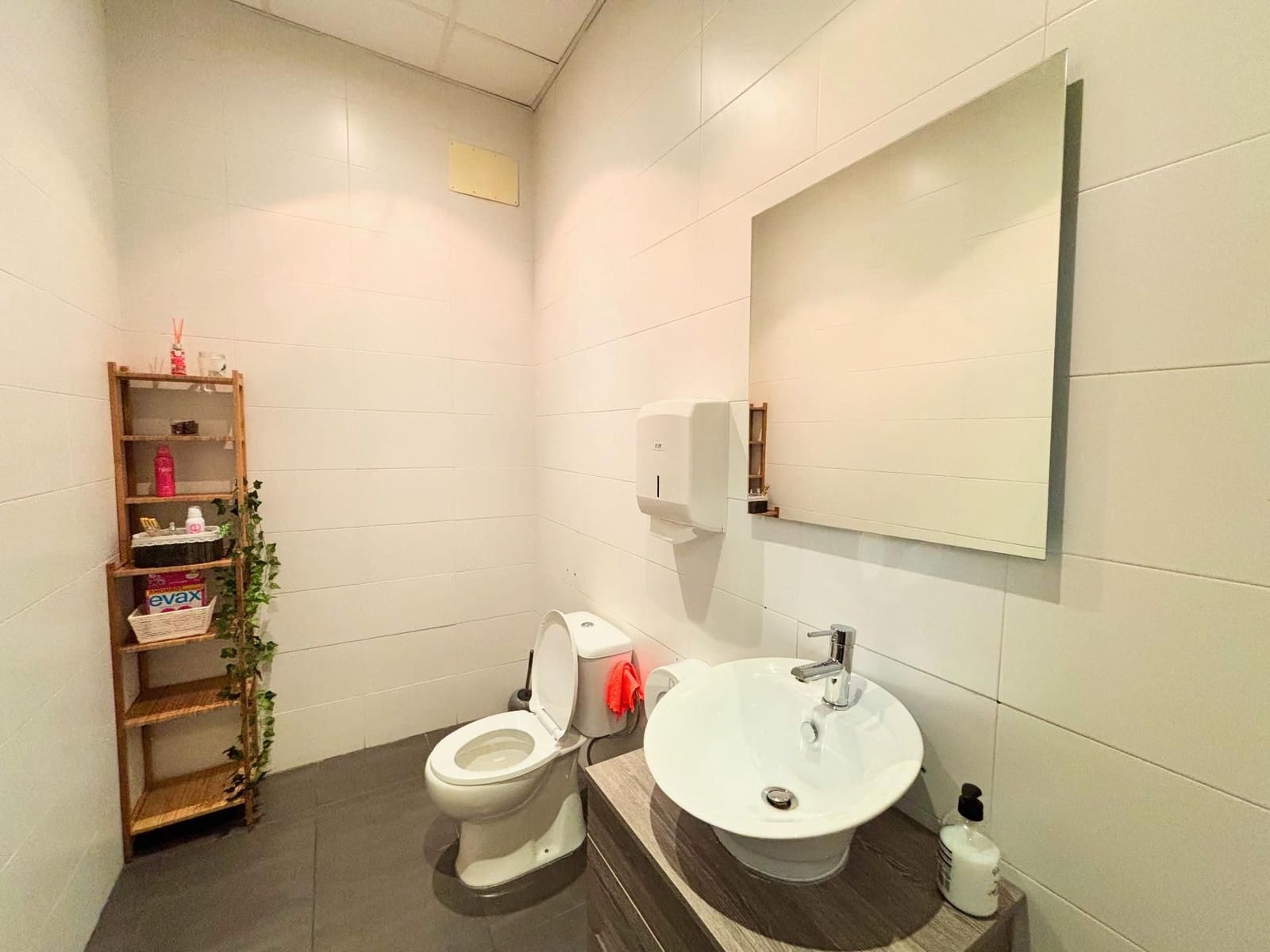 Erhverv til salg i Alicante by - € 390.000 (Ref: 8927608)