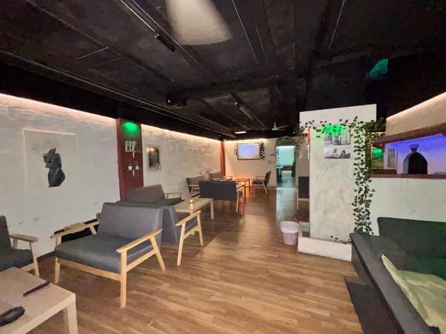 Local Commercial à vendre à Barrio del Centro, Alicante ville - 390 000 € (Ref: 8927608)