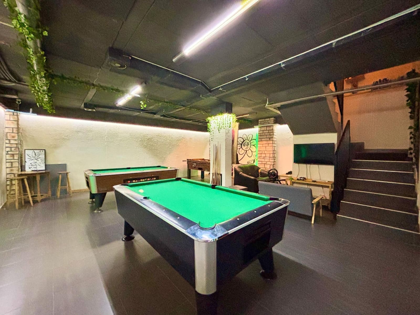 Erhverv til salg i Alicante by - € 390.000 (Ref: 8927608)