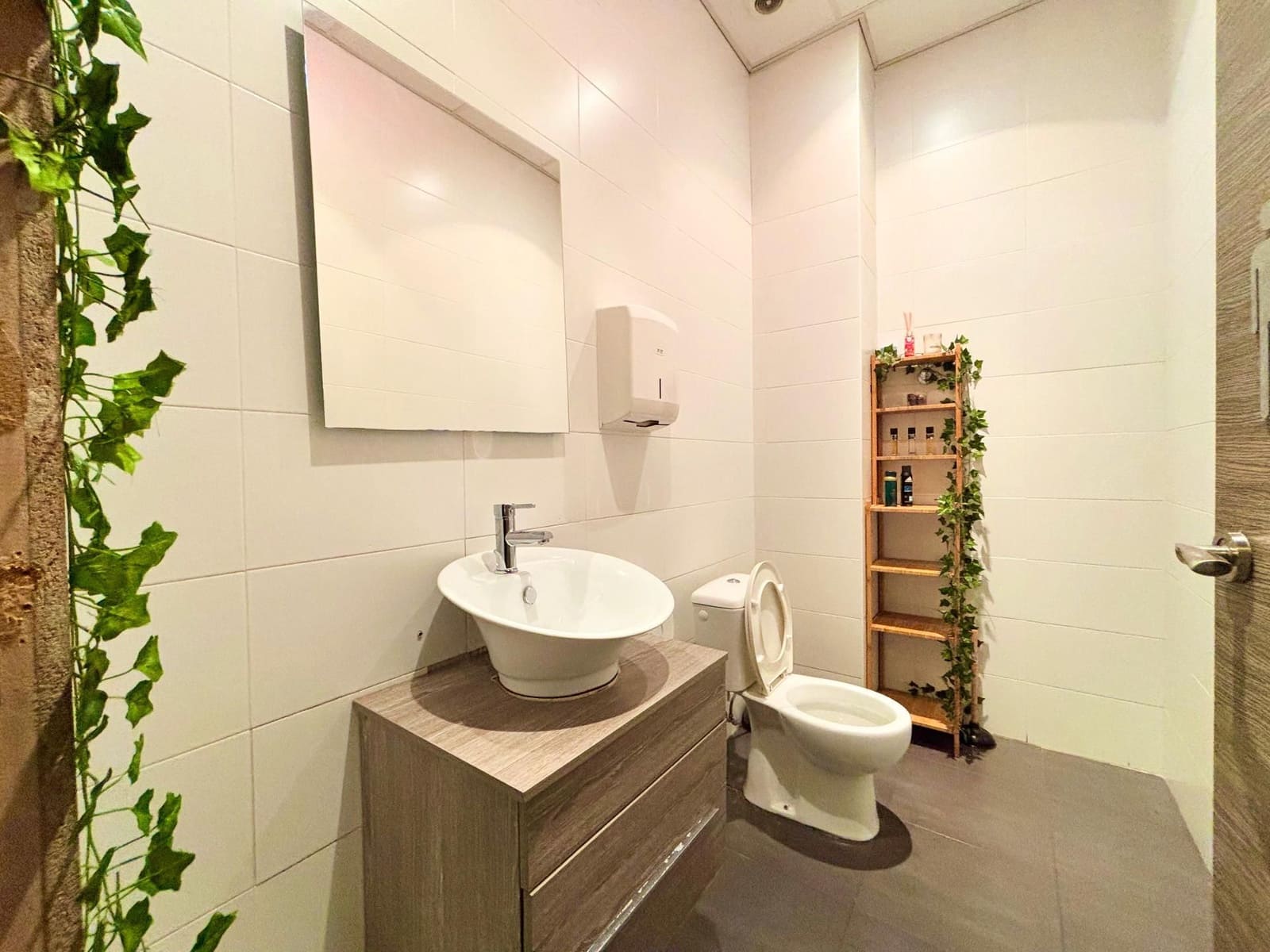 Erhverv til salg i Alicante by - € 390.000 (Ref: 8927608)