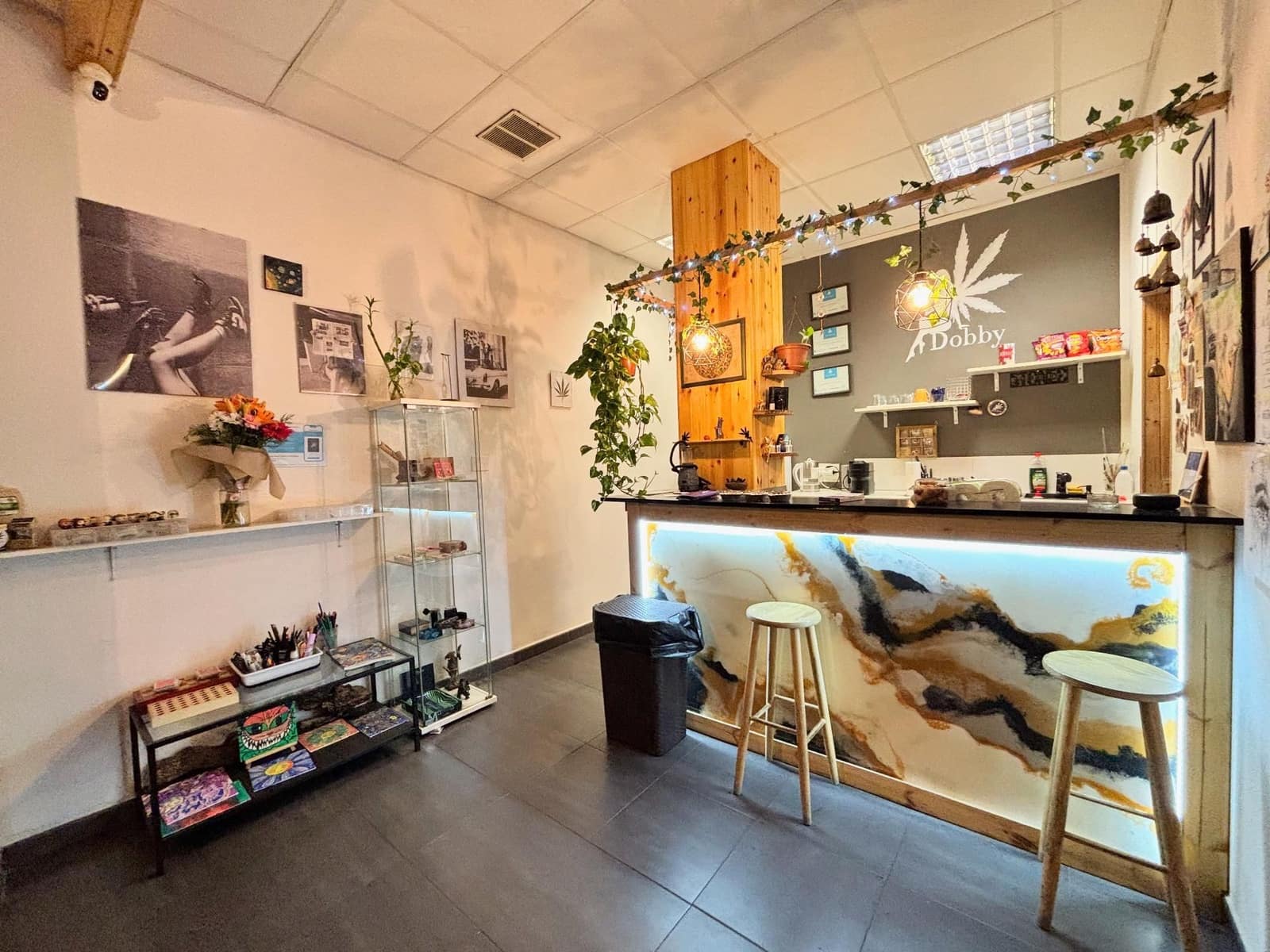 Erhverv til salg i Alicante by - € 390.000 (Ref: 8927608)