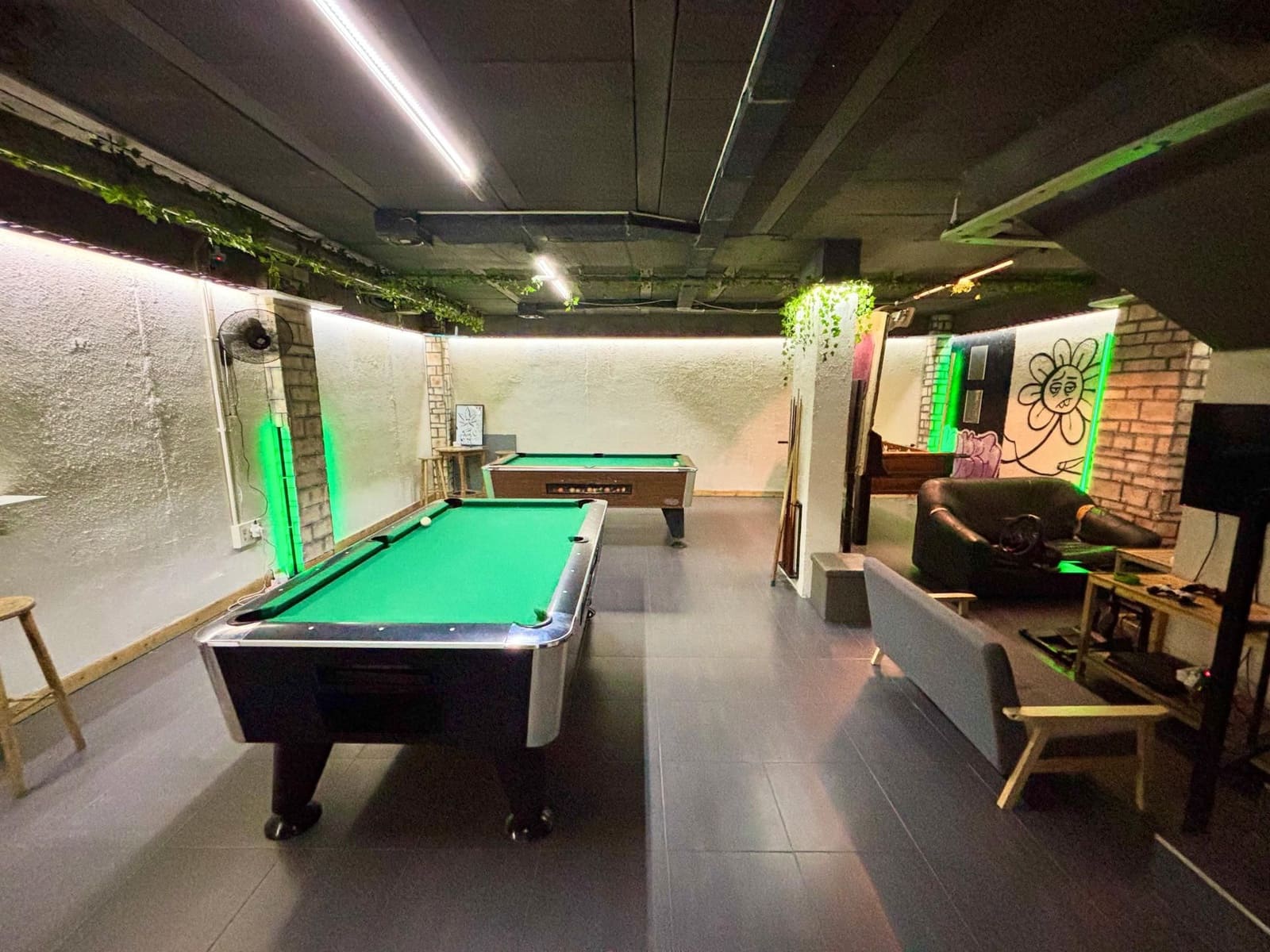 Erhverv til salg i Alicante by - € 390.000 (Ref: 8927608)