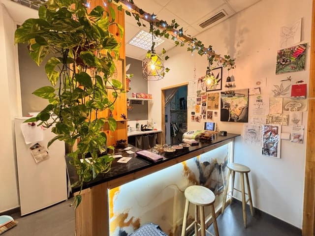 Local Commercial à vendre à Barrio del Centro, Alicante ville - 390 000 € (Ref: 8927608)