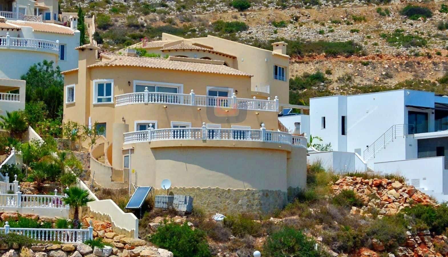 Chalet de 5 habitaciones en Benitachell / Benitatxell en venta con piscina garaje - 725.000 € (Ref: 8994305)