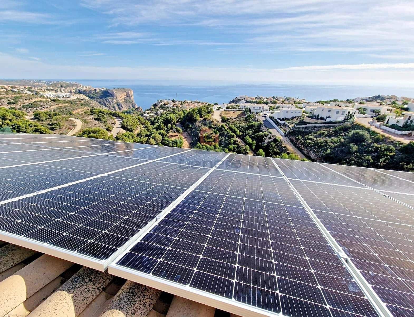 Chalet de 5 habitaciones en Benitachell / Benitatxell en venta con piscina garaje - 725.000 € (Ref: 8994305)