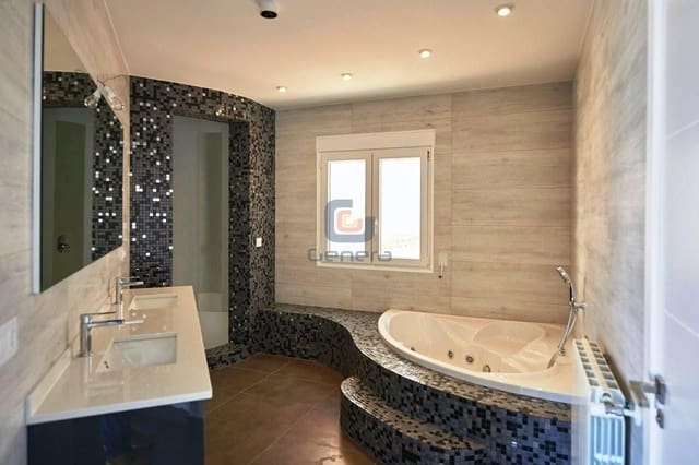 Chalet de 4 habitaciones en Altea en venta con piscina garaje - 1.195.000 € (Ref: 9109461)