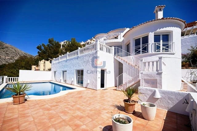 Chalet de 4 habitaciones en Altea en venta con piscina garaje - 1.195.000 € (Ref: 9109461)