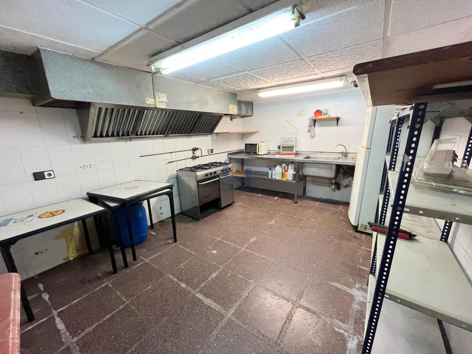 Kommersiell til salgs i Alicante by - € 100 000 (Ref: 9133786)