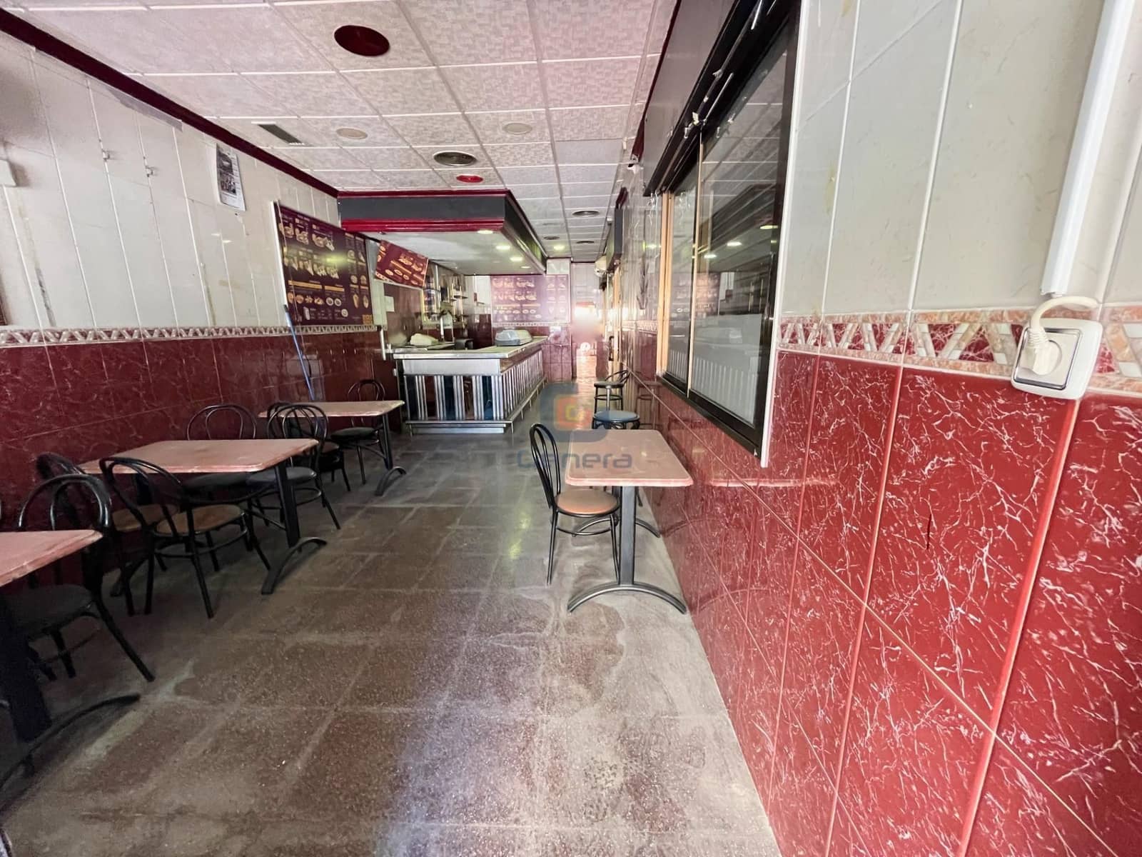 Kommersiell til salgs i Alicante by - € 100 000 (Ref: 9133786)