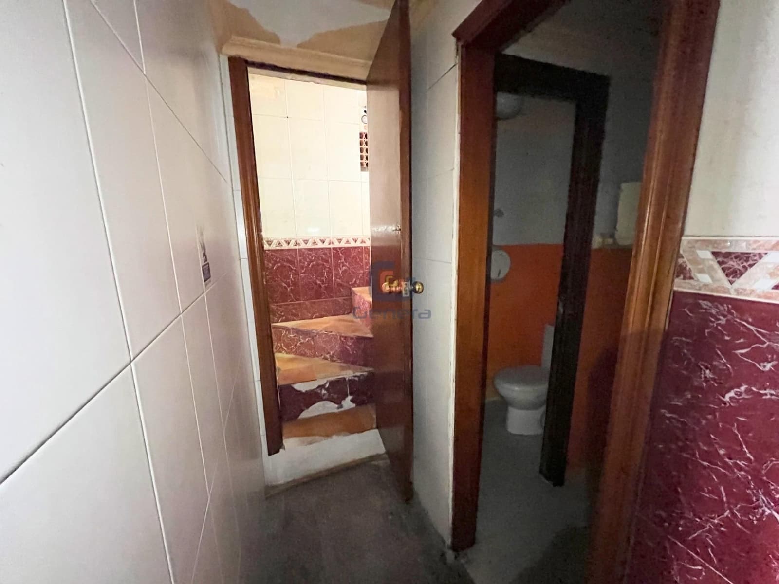 Kommersiell til salgs i Alicante by - € 100 000 (Ref: 9133786)