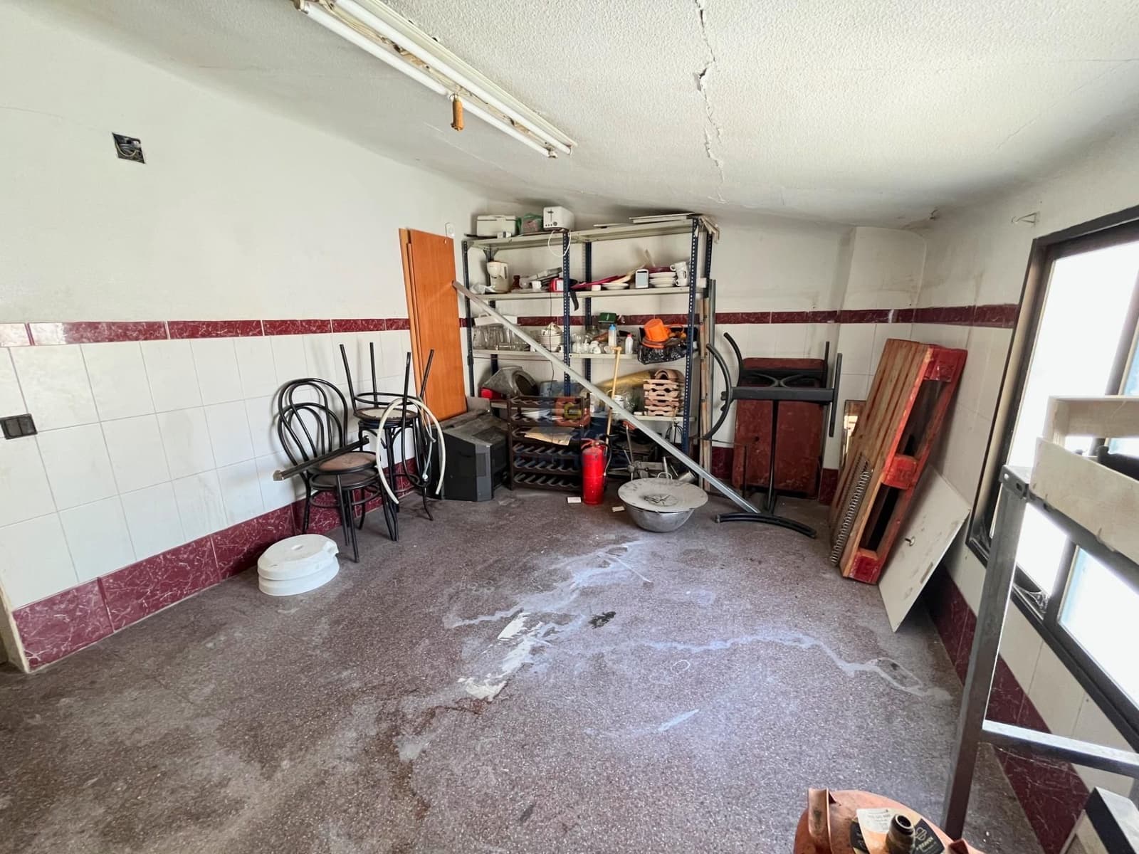 Kommersiell til salgs i Alicante by - € 100 000 (Ref: 9133786)