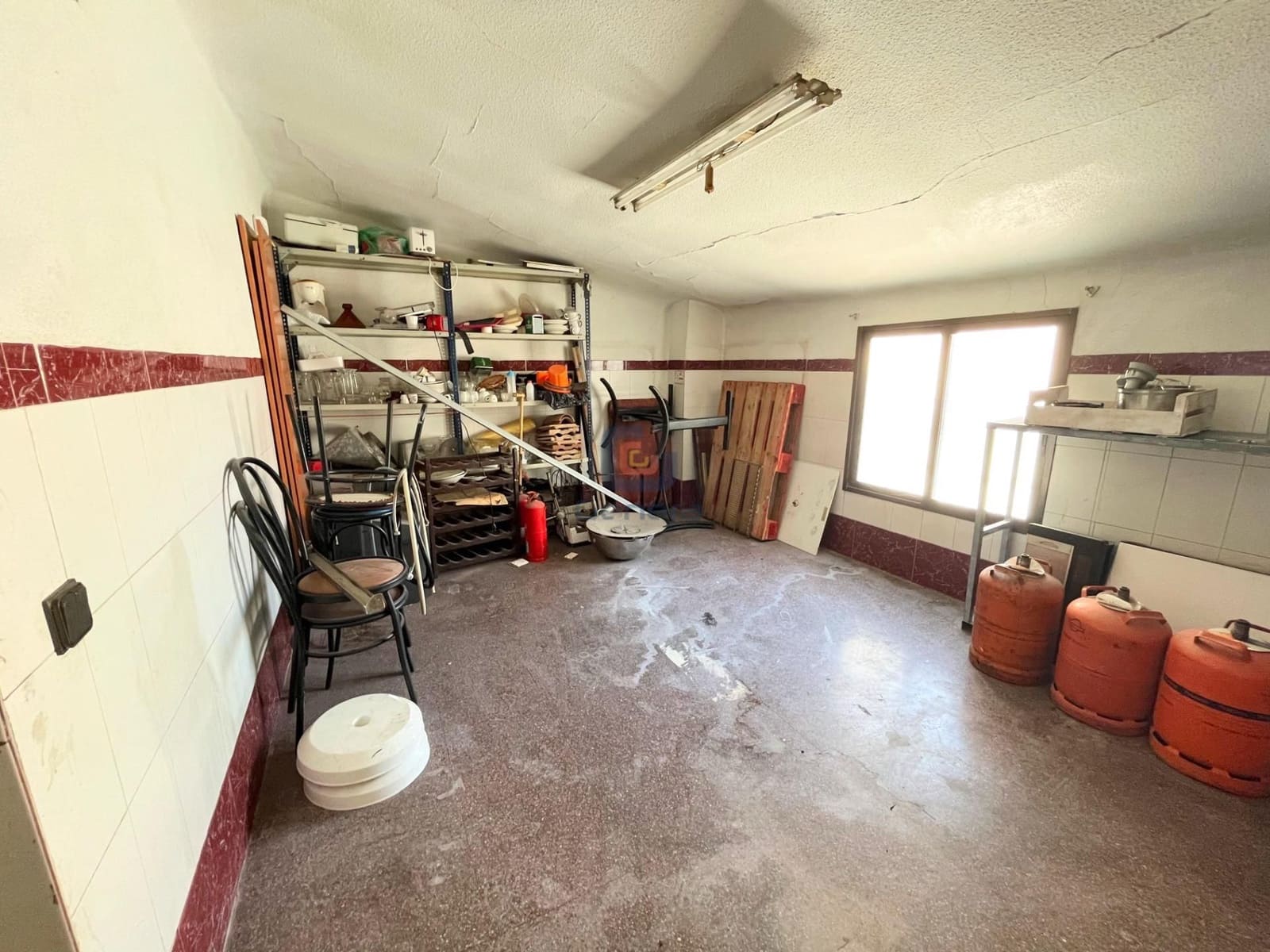 Kommersiell til salgs i Alicante by - € 100 000 (Ref: 9133786)