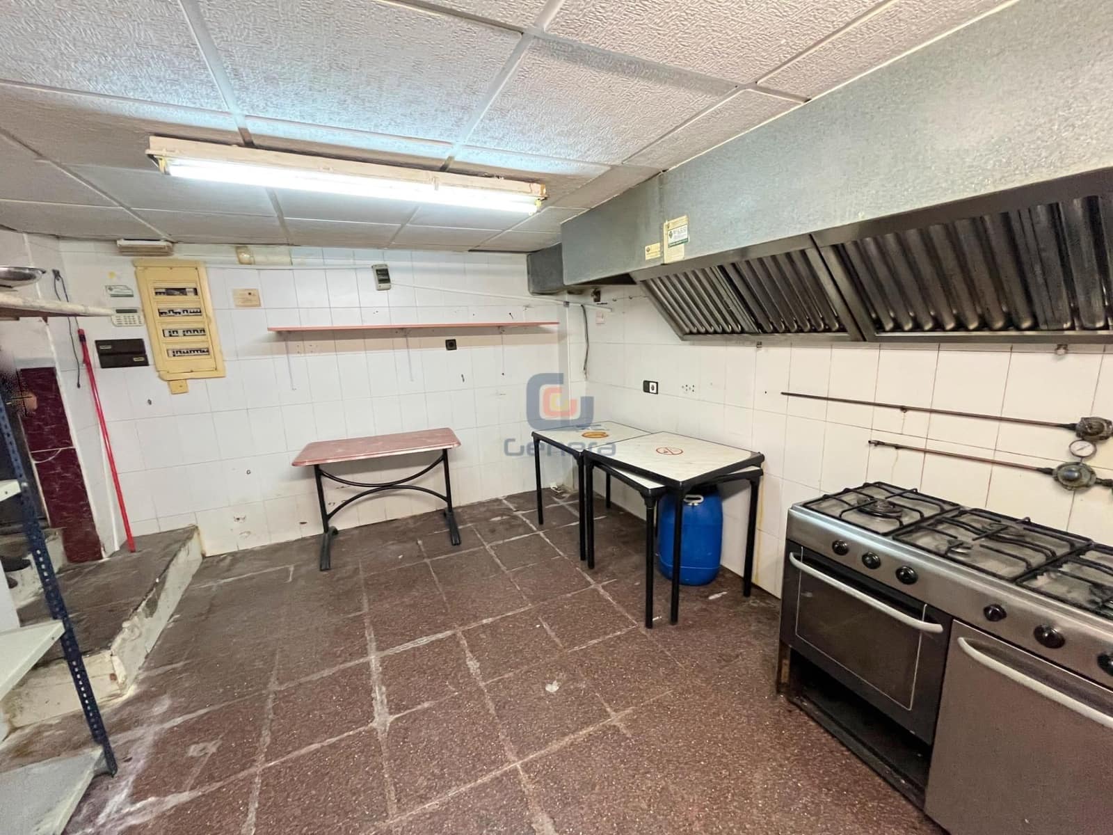 Kommersiell til salgs i Alicante by - € 100 000 (Ref: 9133786)