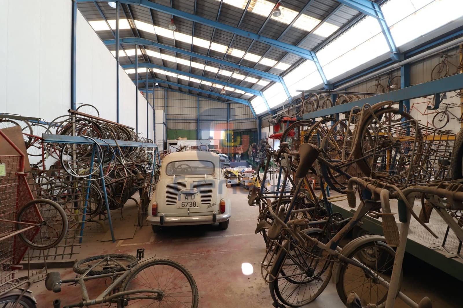 Erhverv til salg i San Vicente / Sant Vicent del Raspeig - € 675.000 (Ref: 9135578)