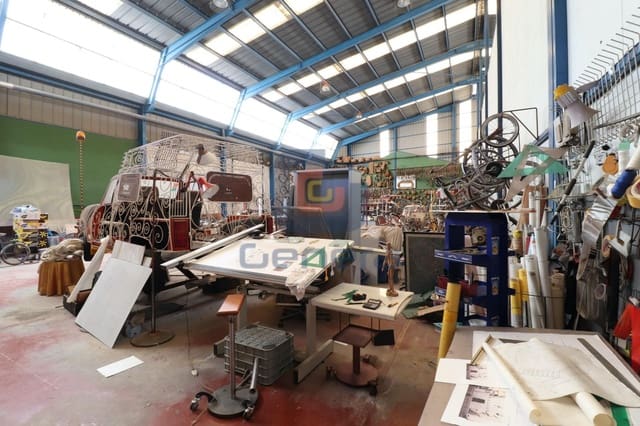 Kommersiell til salgs i San Vicente / Sant Vicent del Raspeig - € 675 000 (Ref: 9135578)