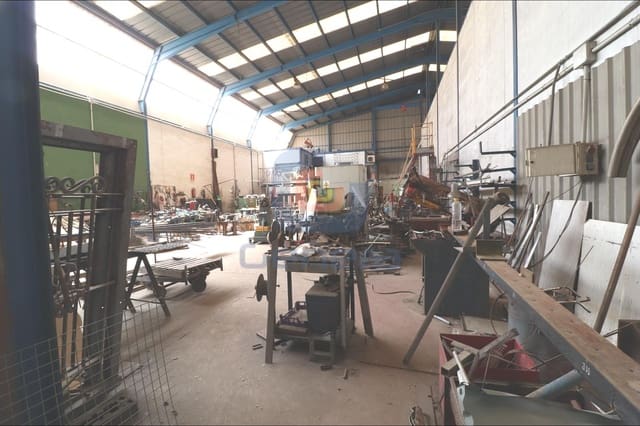 Kommersiell til salgs i San Vicente / Sant Vicent del Raspeig - € 675 000 (Ref: 9135578)