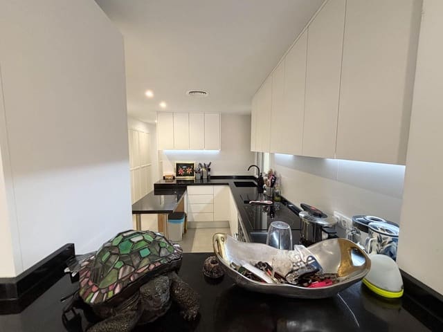 2 bedroom Flat for sale in Casco Antiguo - Sant Cruz - Ayuntamiento, Alicante / Alacant city - € 399,000 (Ref: 9206142)