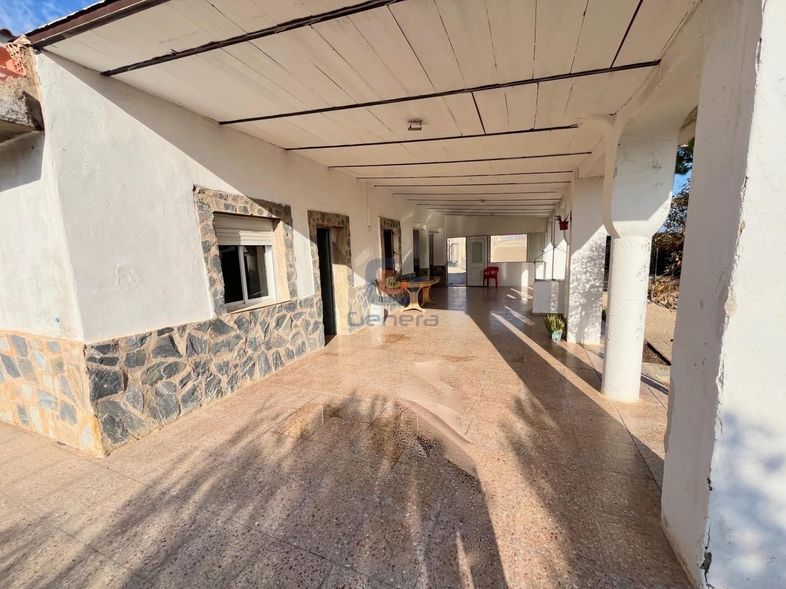 5 bedroom Villa for sale in Alicante / Alacant city with pool garage - € 299,000 (Ref: 9307268)