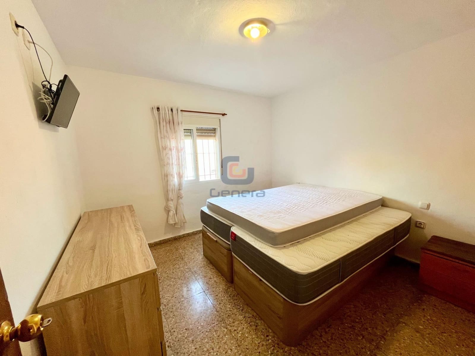 5 bedroom Villa for sale in Alicante / Alacant city with pool garage - € 299,000 (Ref: 9307268)