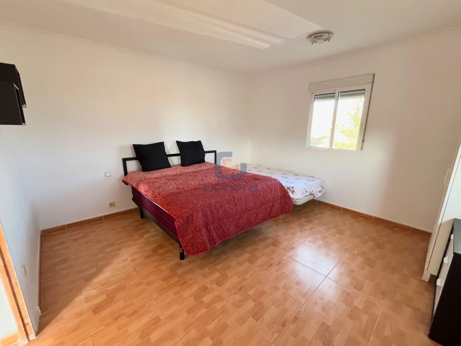 5 bedroom Villa for sale in Alicante / Alacant city with pool garage - € 299,000 (Ref: 9307268)