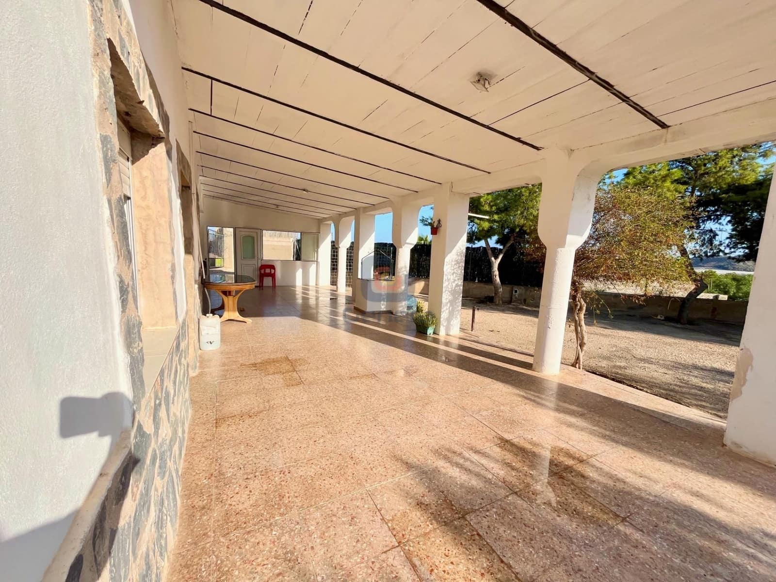 5 bedroom Villa for sale in Alicante / Alacant city with pool garage - € 299,000 (Ref: 9307268)