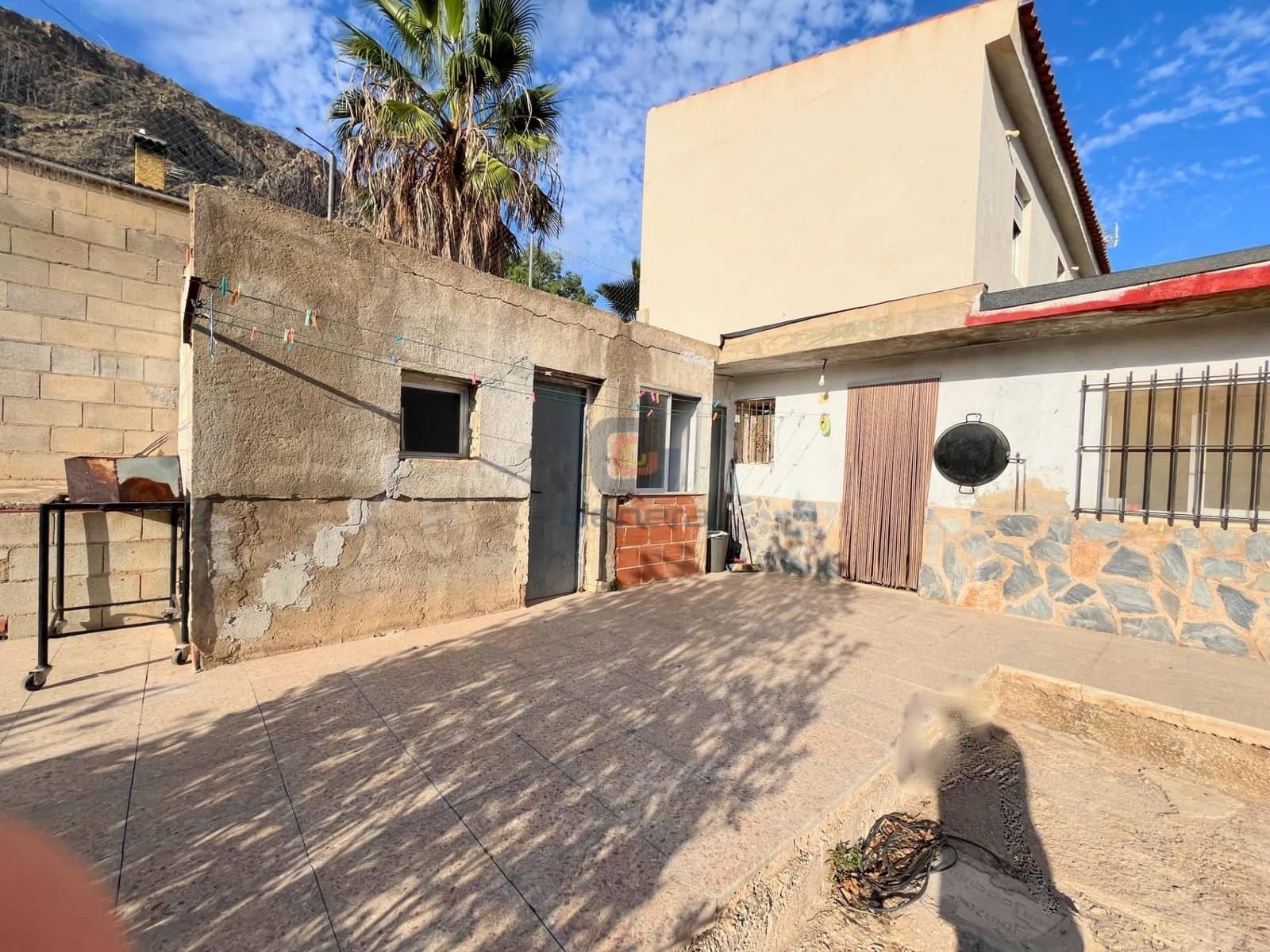 5 bedroom Villa for sale in Alicante / Alacant city with pool garage - € 299,000 (Ref: 9307268)