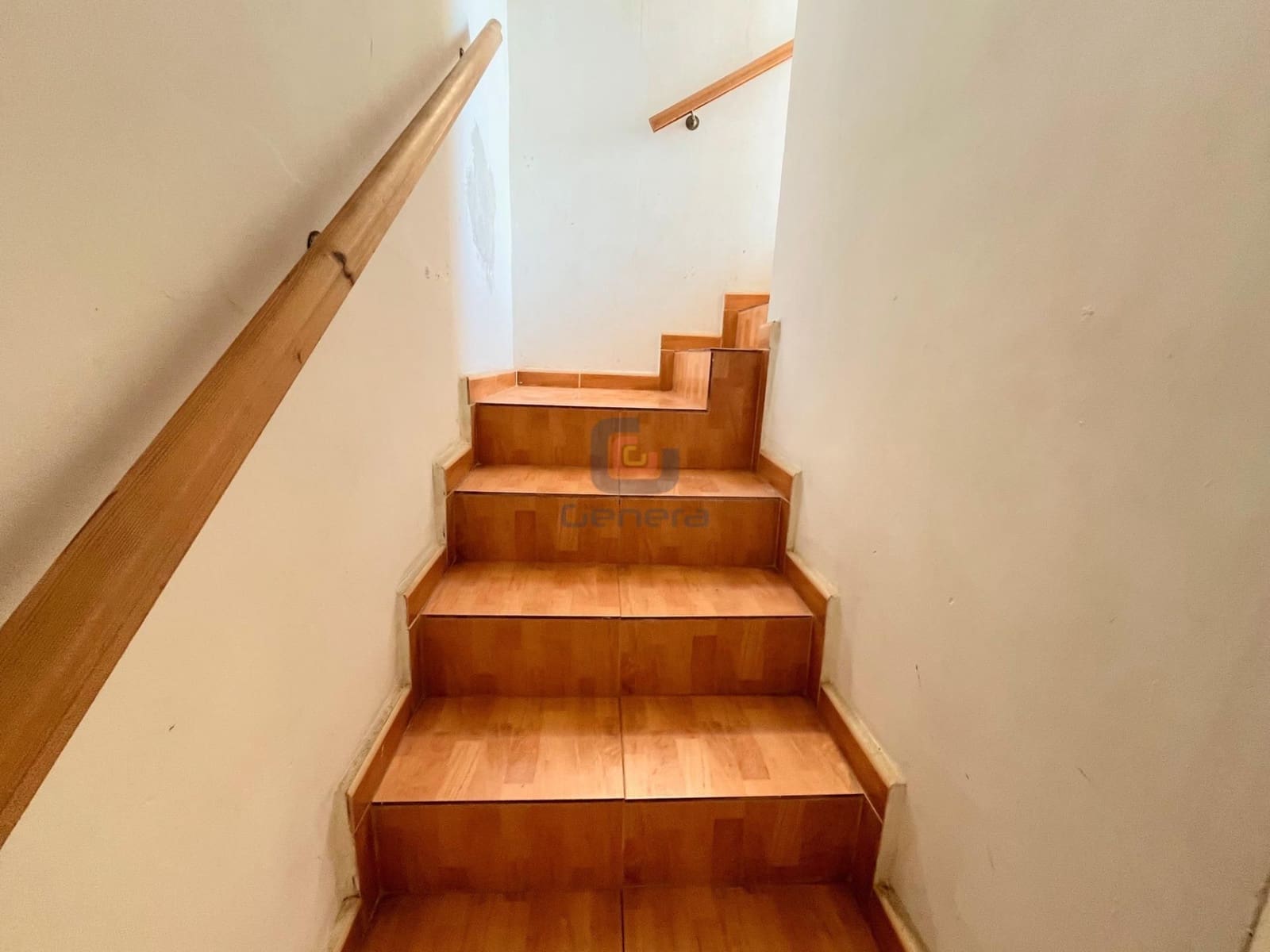 5 bedroom Villa for sale in Alicante / Alacant city with pool garage - € 299,000 (Ref: 9307268)