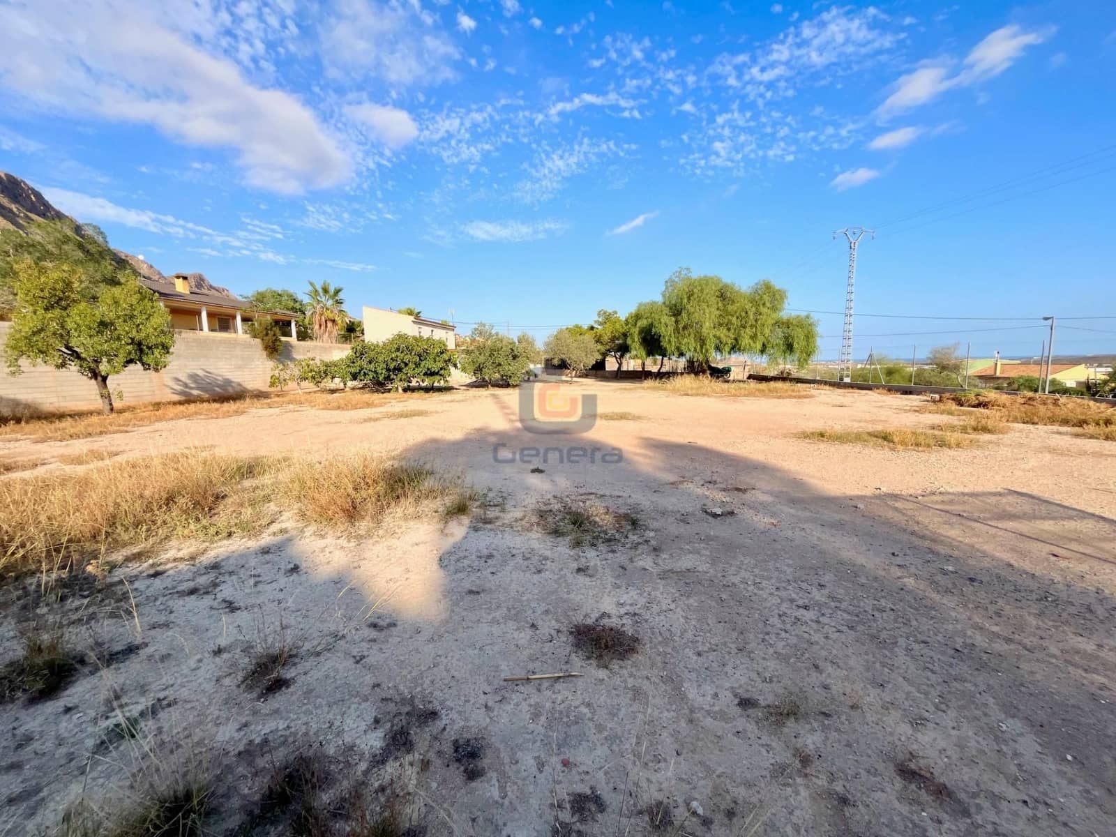 5 bedroom Villa for sale in Alicante / Alacant city with pool garage - € 299,000 (Ref: 9307268)