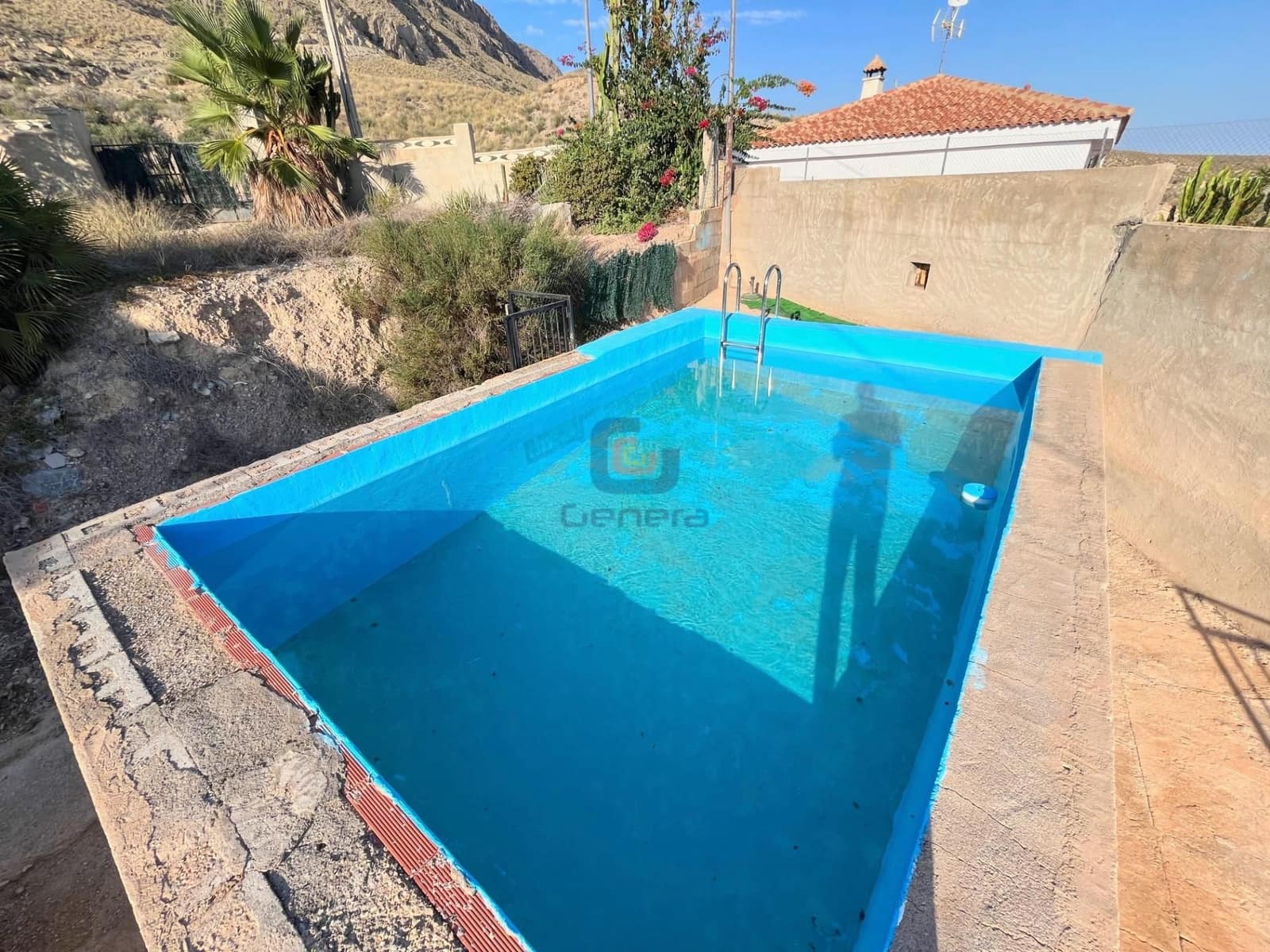 5 bedroom Villa for sale in Alicante / Alacant city with pool garage - € 299,000 (Ref: 9307268)