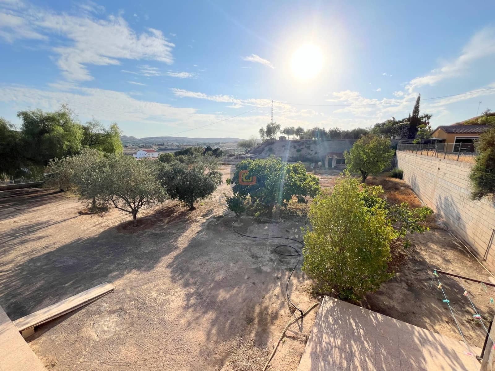 5 bedroom Villa for sale in Alicante / Alacant city with pool garage - € 299,000 (Ref: 9307268)