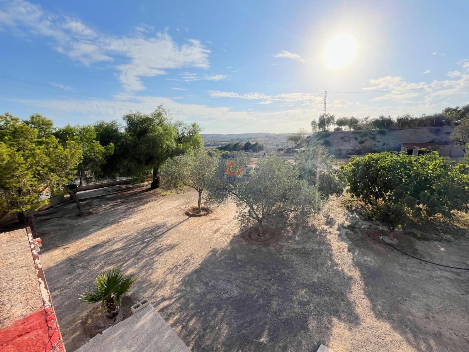 5 bedroom Villa for sale in Alicante / Alacant city with pool garage - € 299,000 (Ref: 9307268)