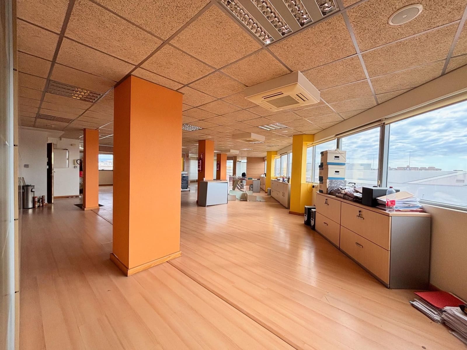 Toimisto myytävänä paikassa Alicante kaupunki mukana 
autotalli - 199 000 € (Ref: 9314407)