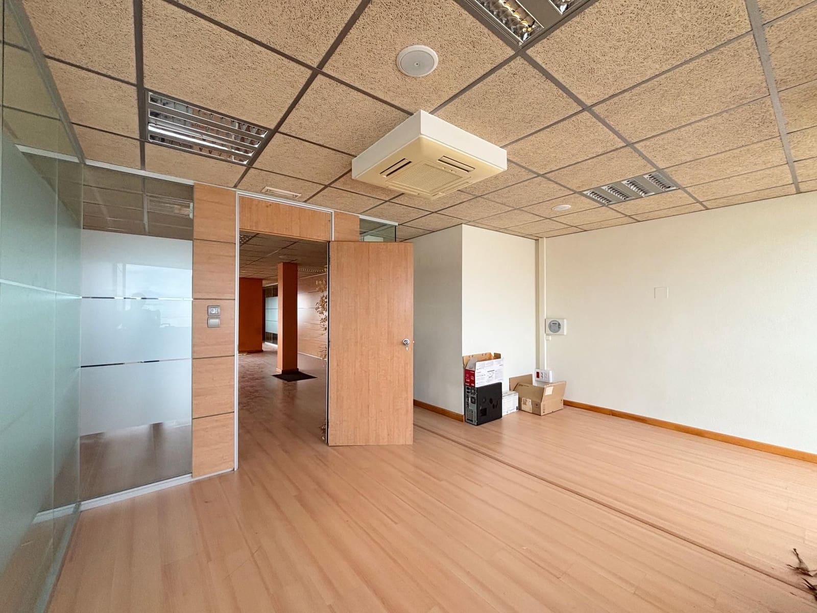 Toimisto myytävänä paikassa Alicante kaupunki mukana 
autotalli - 199 000 € (Ref: 9314407)