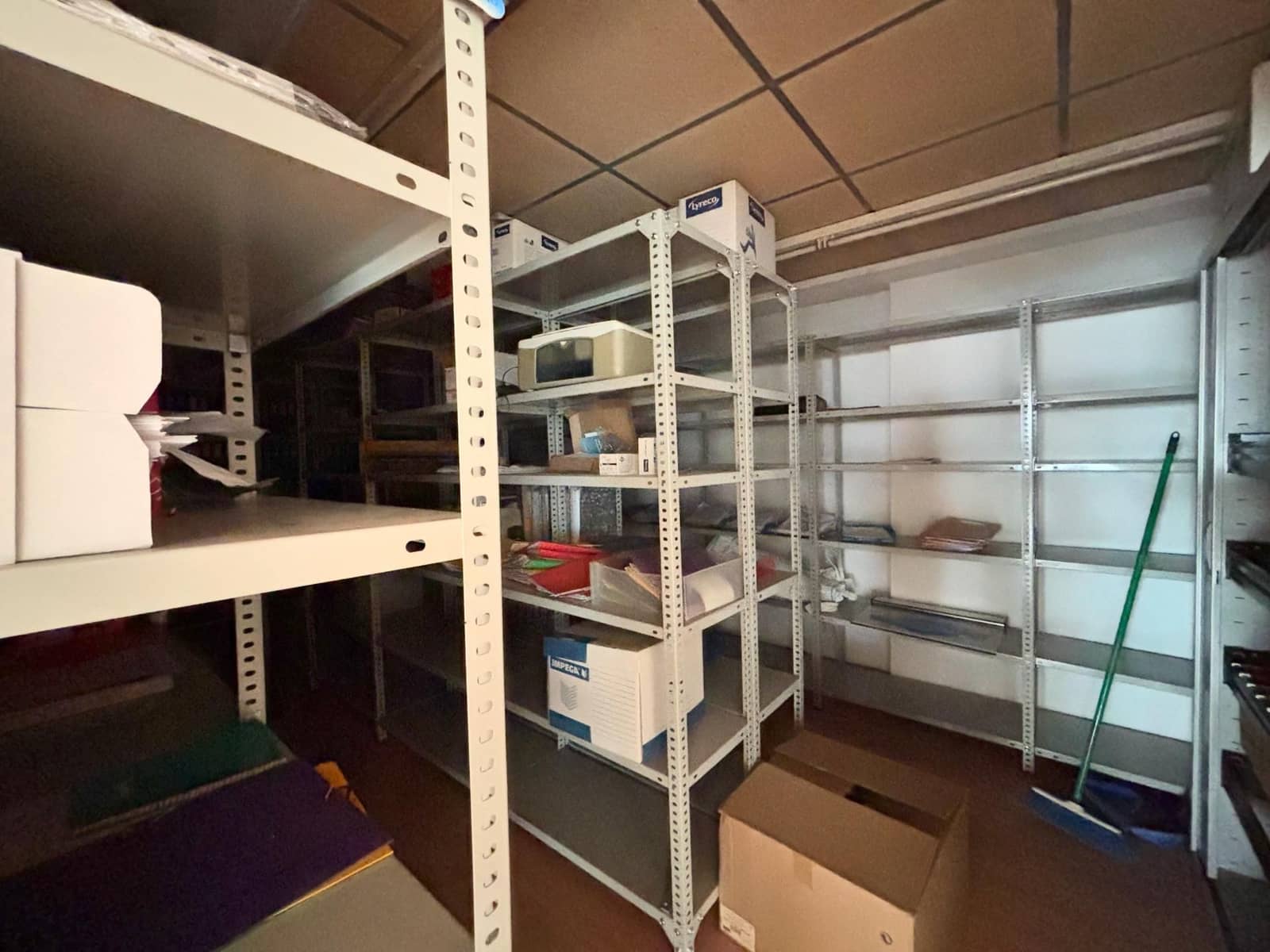 Toimisto myytävänä paikassa Alicante kaupunki mukana 
autotalli - 199 000 € (Ref: 9314407)