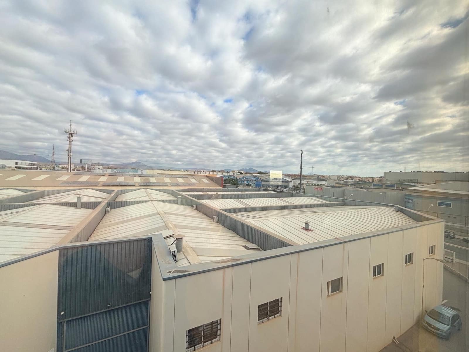 Toimisto myytävänä paikassa Alicante kaupunki mukana 
autotalli - 199 000 € (Ref: 9314407)