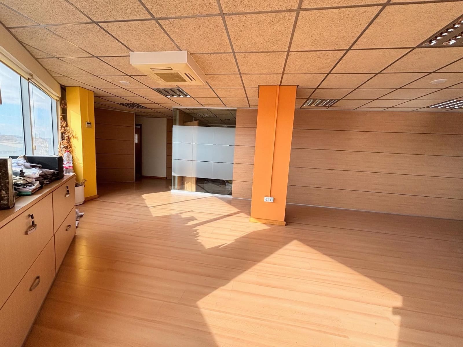 Toimisto myytävänä paikassa Alicante kaupunki mukana 
autotalli - 199 000 € (Ref: 9314407)