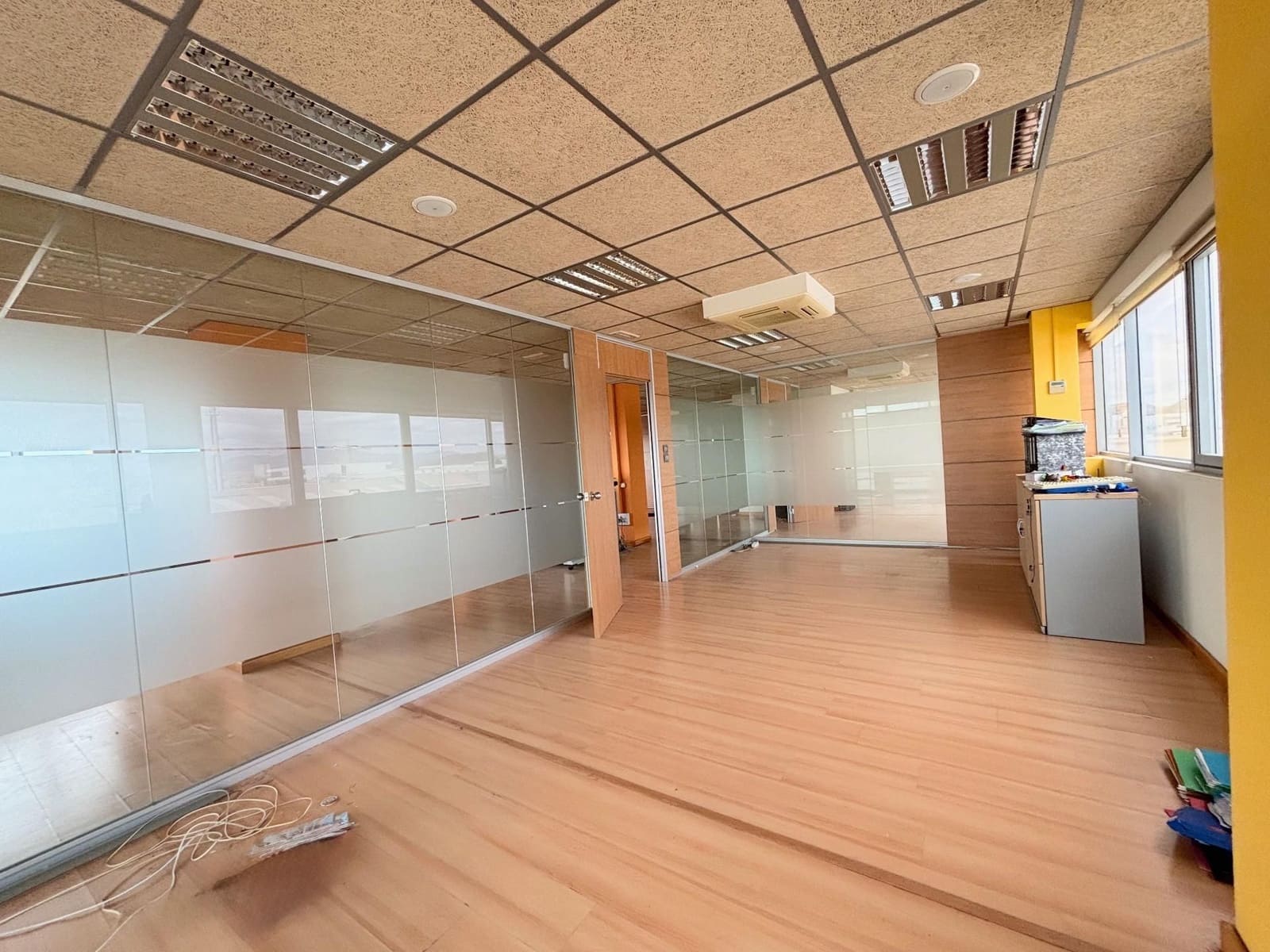 Toimisto myytävänä paikassa Alicante kaupunki mukana 
autotalli - 199 000 € (Ref: 9314407)