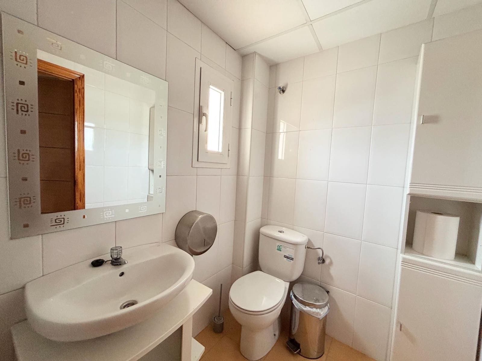 Toimisto myytävänä paikassa Alicante kaupunki mukana 
autotalli - 199 000 € (Ref: 9314407)