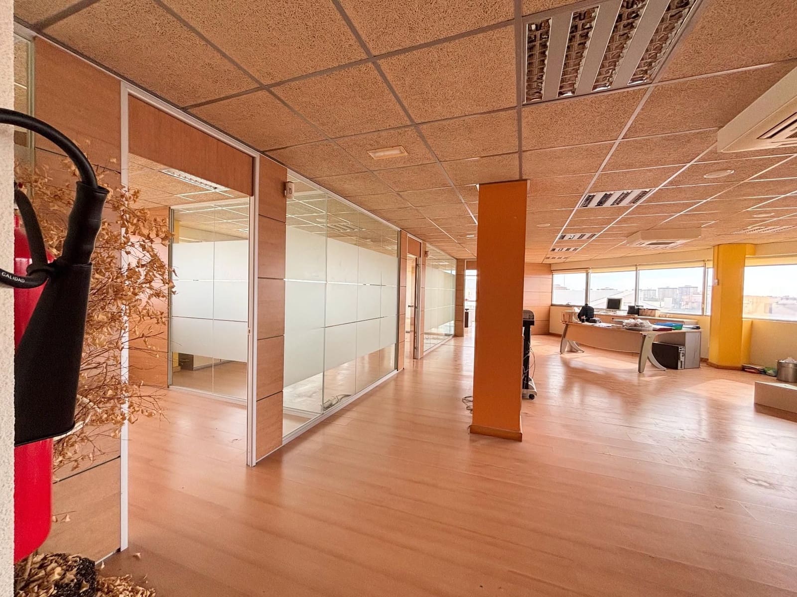 Toimisto myytävänä paikassa Alicante kaupunki mukana 
autotalli - 199 000 € (Ref: 9314407)