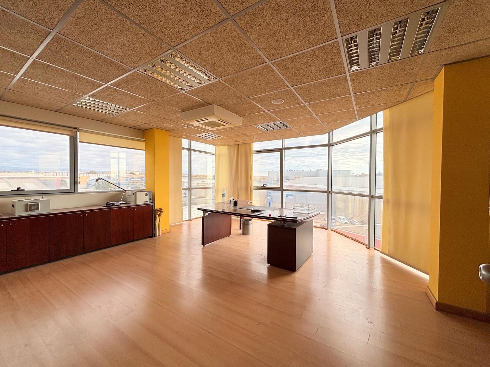 Toimisto myytävänä paikassa Alicante kaupunki mukana 
autotalli - 199 000 € (Ref: 9314407)