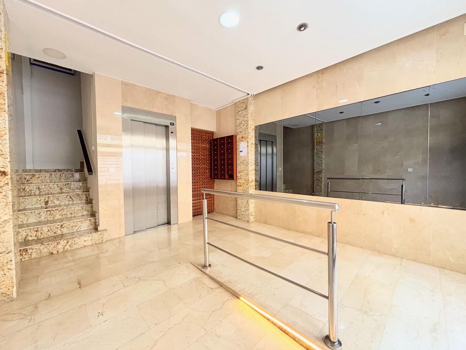 2 slaapkamer Flat te koop in Alicante stad - € 365.000 (Ref: 9328672)