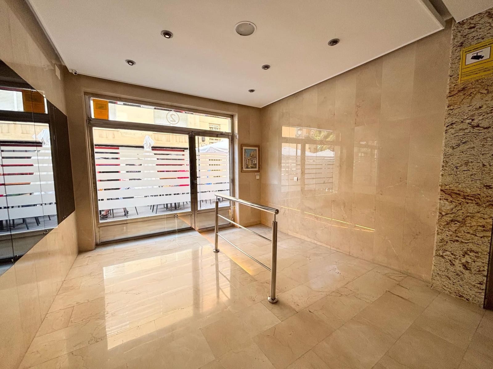 2 slaapkamer Flat te koop in Alicante stad - € 365.000 (Ref: 9328672)