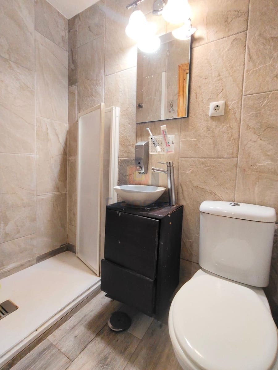 4 makuuhuone Asunto myytävänä paikassa Alicante kaupunki - 179 000 € (Ref: 9348837)