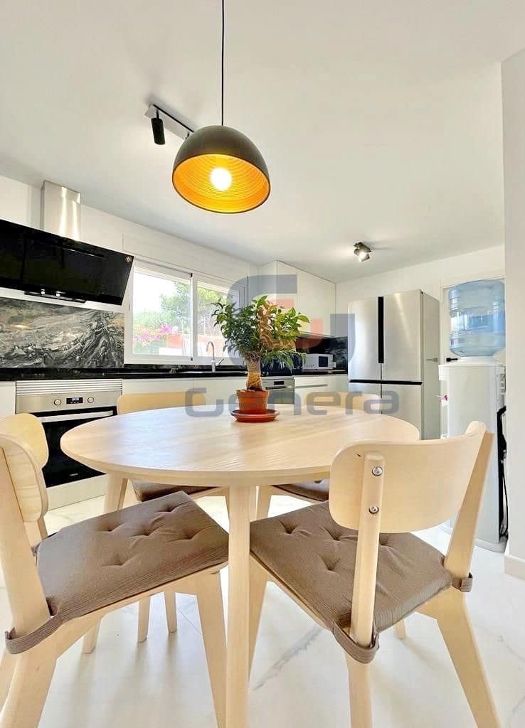 4 soverom Hus til salgs i Busot med garasje - € 525 000 (Ref: 9360420)