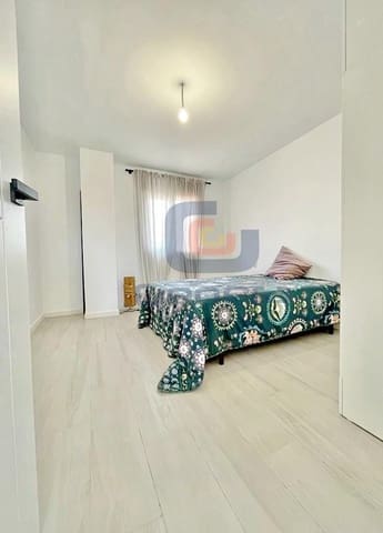 4 bedroom Townhouse for sale in Busot with garage - € 525,000 (Ref: 9360420)