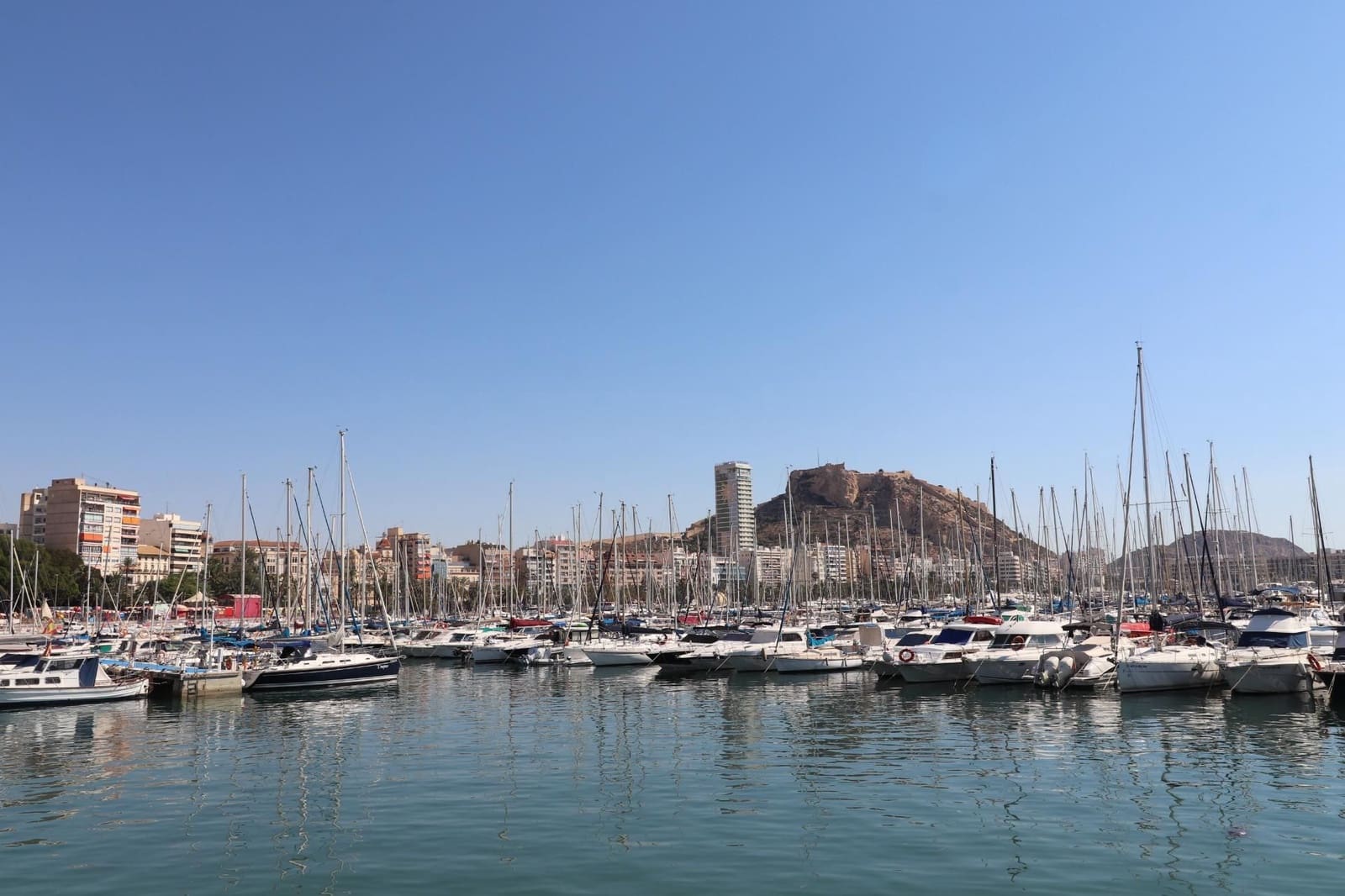 Apartamento para venda em Alicante cidade - 259 900 € (Ref: 9439028)