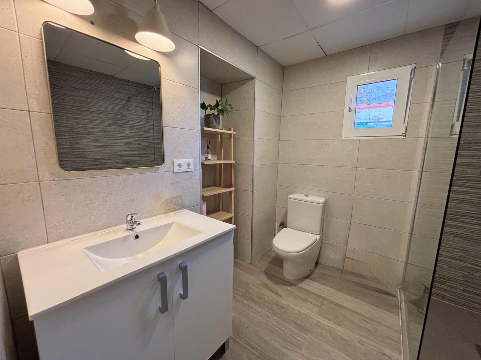 5 bedroom Villa for sale in Alicante / Alacant city with garage - € 370,000 (Ref: 9495596)