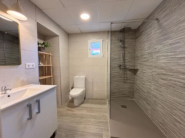 5 makuuhuone Huvila myytävänä paikassa La Alcoraya, Alicante kaupunki mukana 
autotalli - 349 900 € (Ref: 9495596)